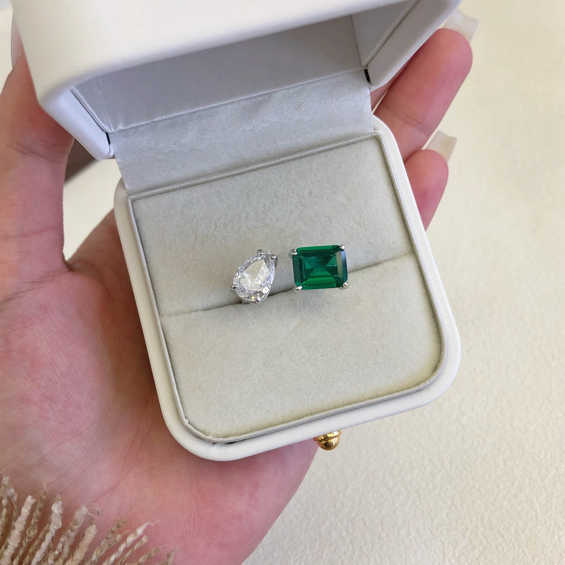 EMERALD STERLING SILVER RING